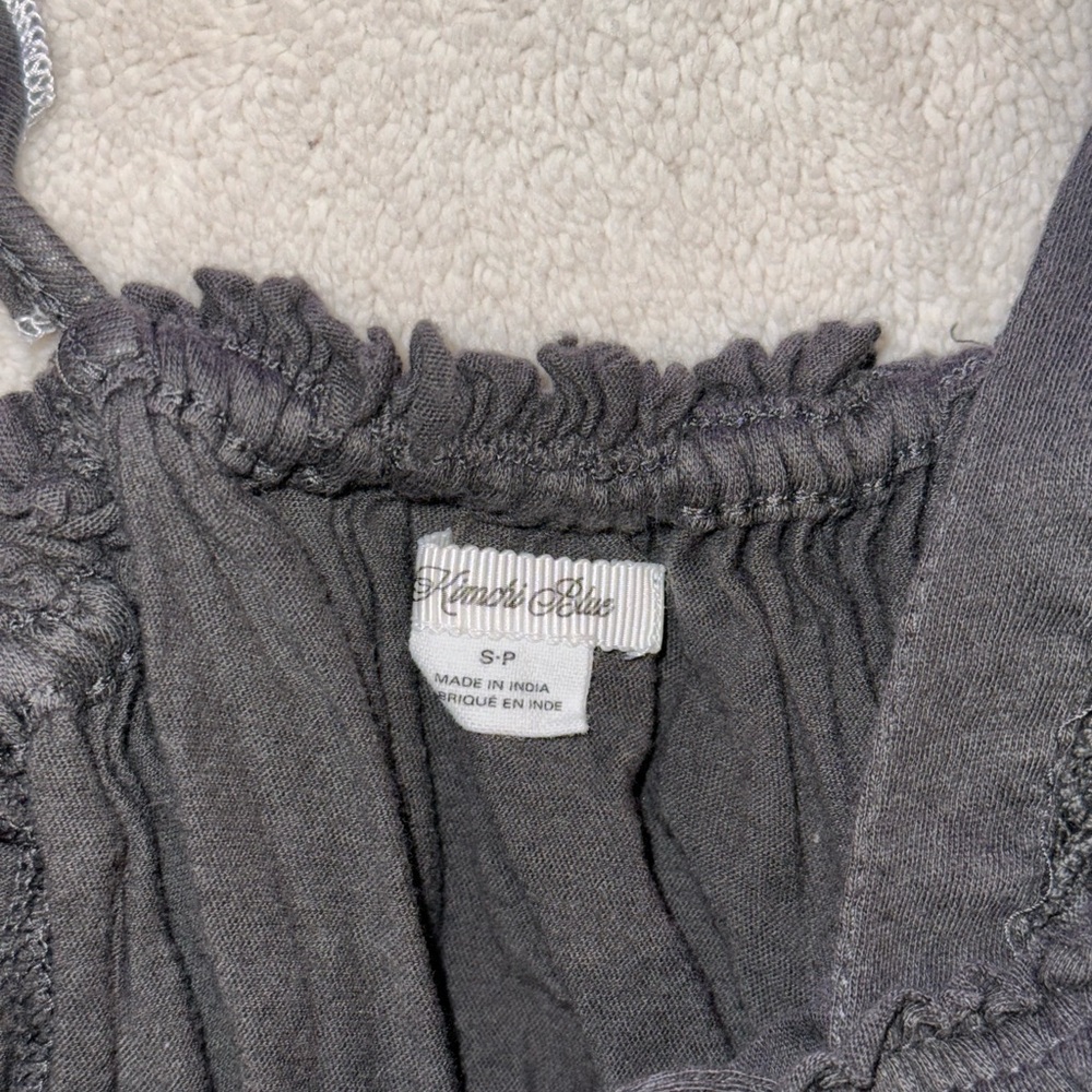 Gray Ruffle Trim Top - Picture 4 of 6
